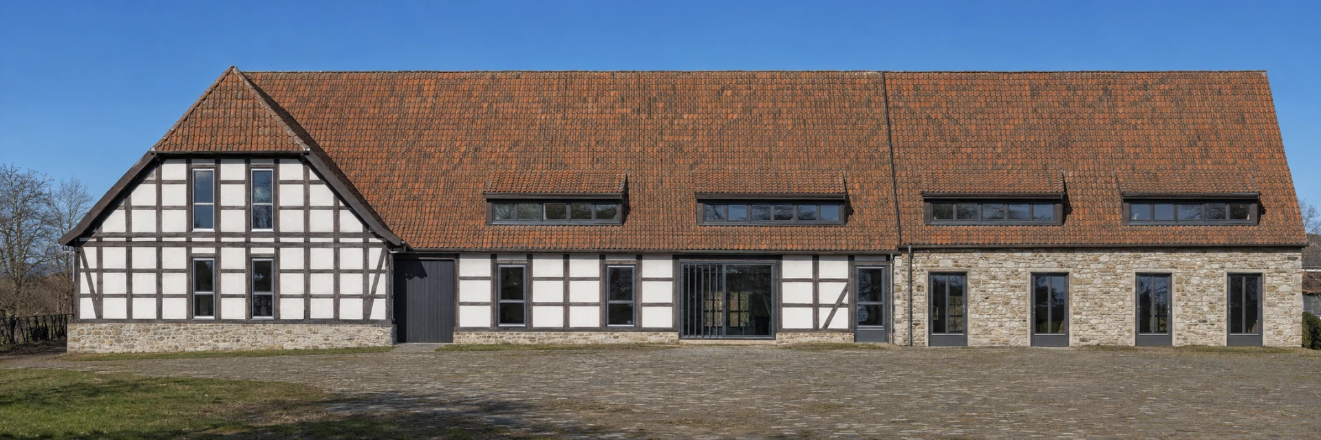 Fotorealistische Südansicht der Scheune mit neuen Kämpferfenstern